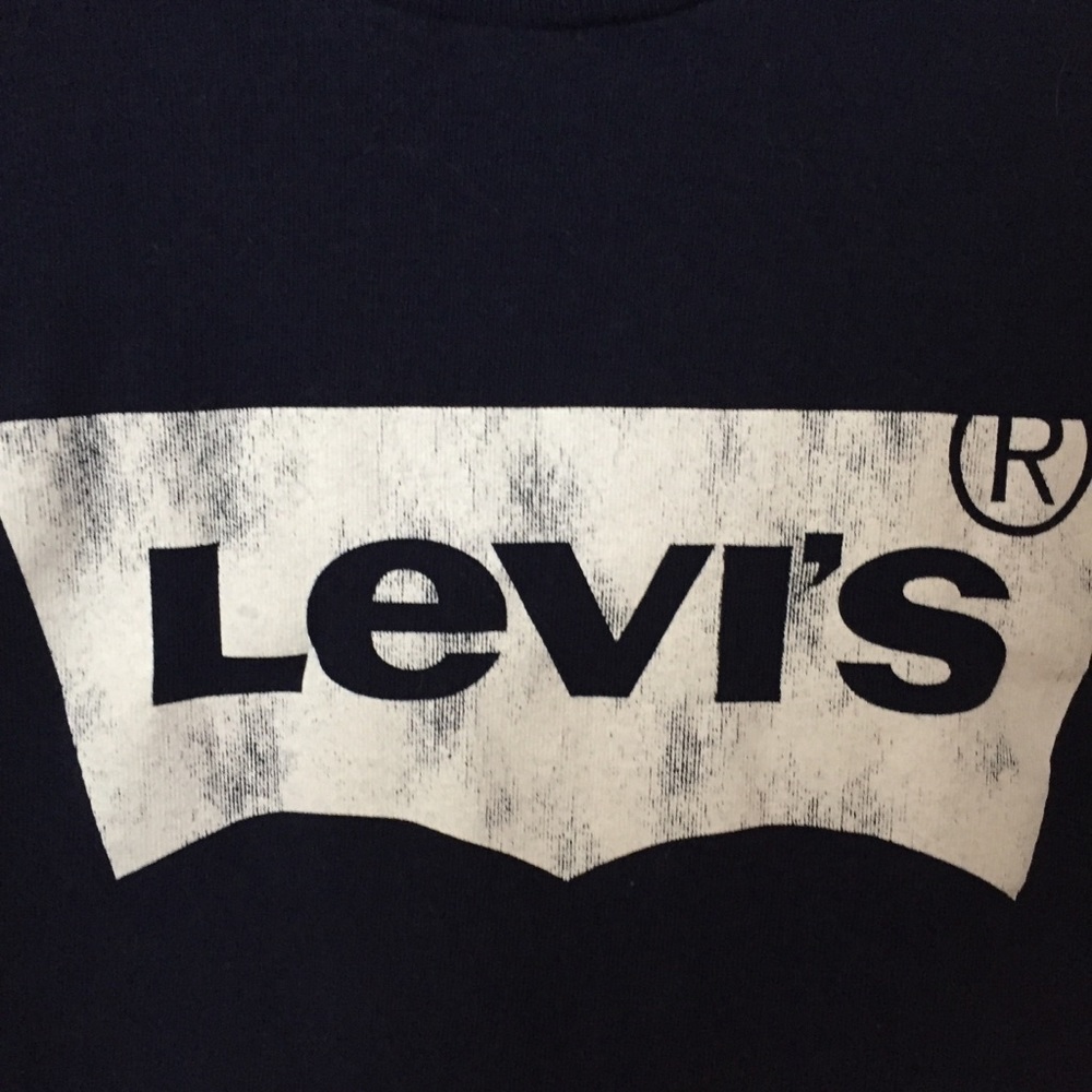 SOLD Levi’s Tee - Picture 3 of 5